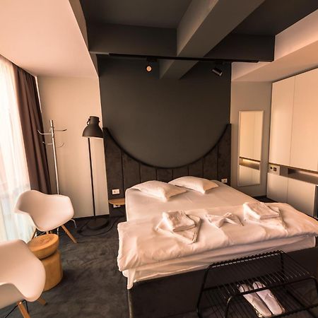 Hotel Arka Orşova Buitenkant foto