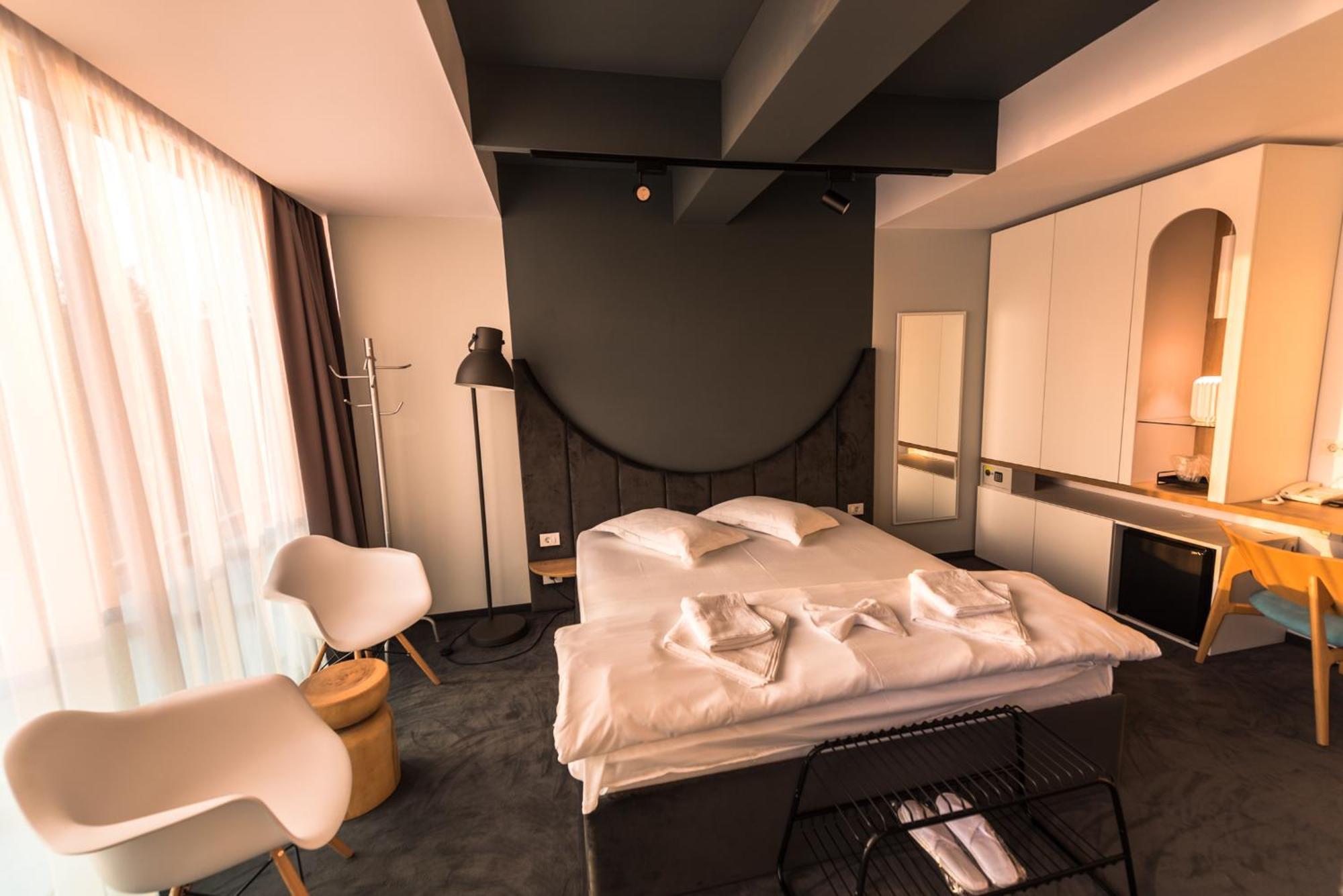 Hotel Arka Orşova Buitenkant foto